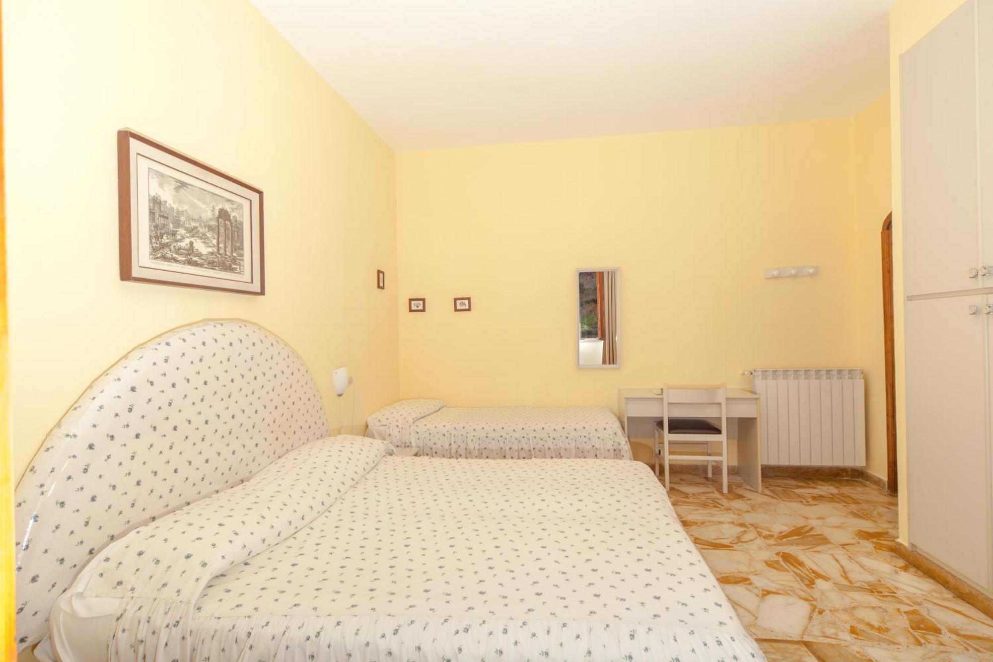 Hotel Ape Regina Casamicciola Terme Bilik gambar