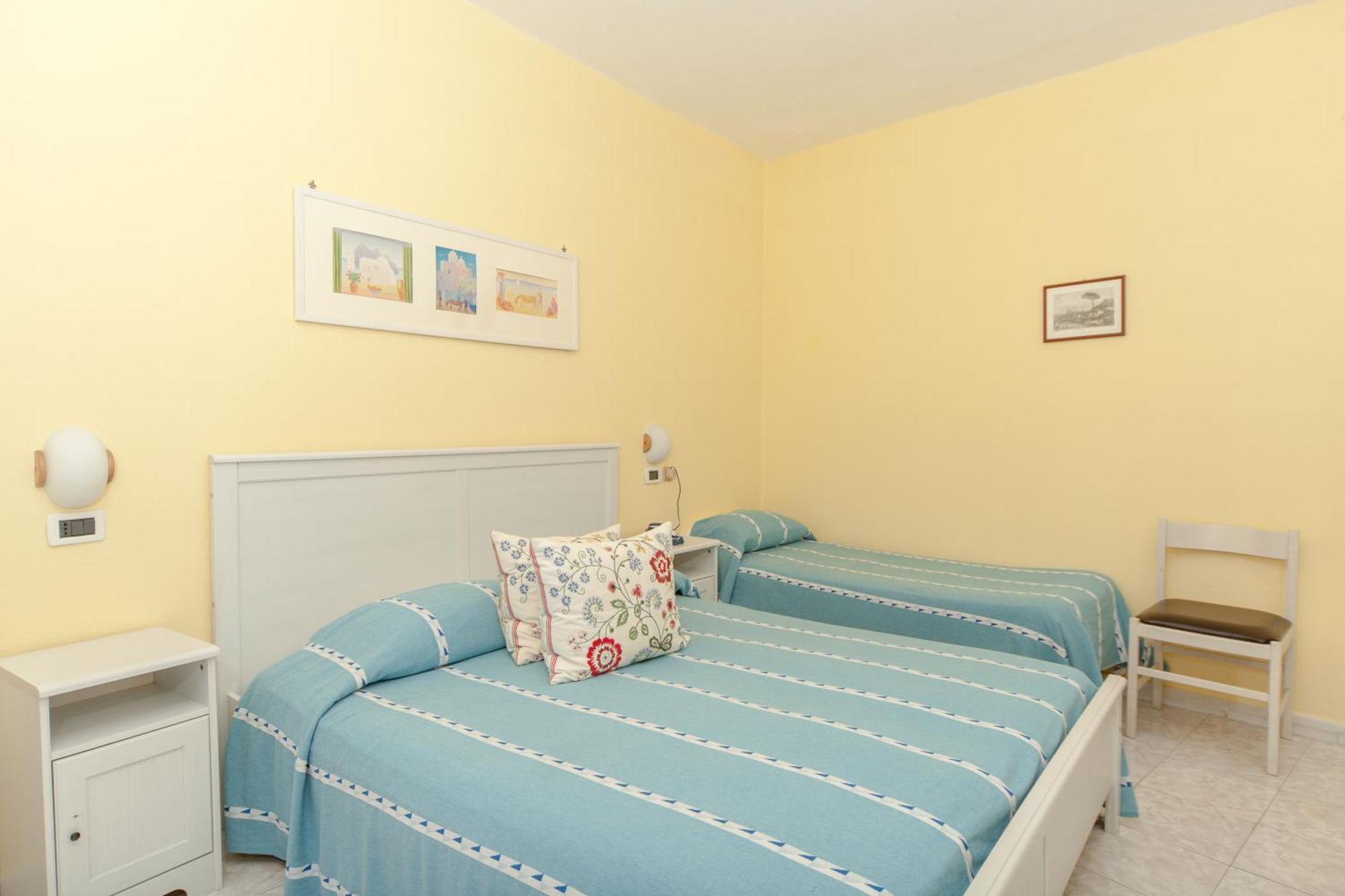 Hotel Ape Regina Casamicciola Terme Bilik gambar