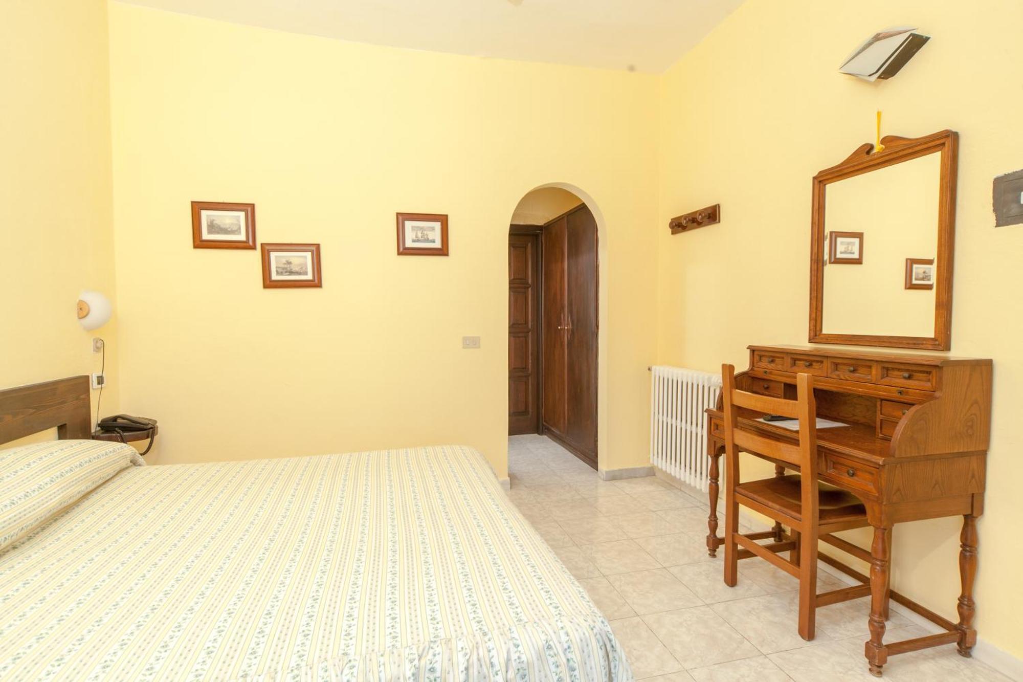 Hotel Ape Regina Casamicciola Terme Bilik gambar